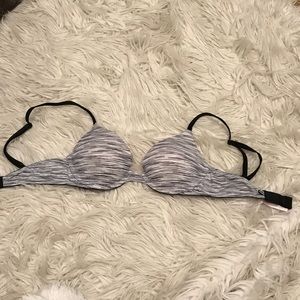 Lightly lined 32B bra
